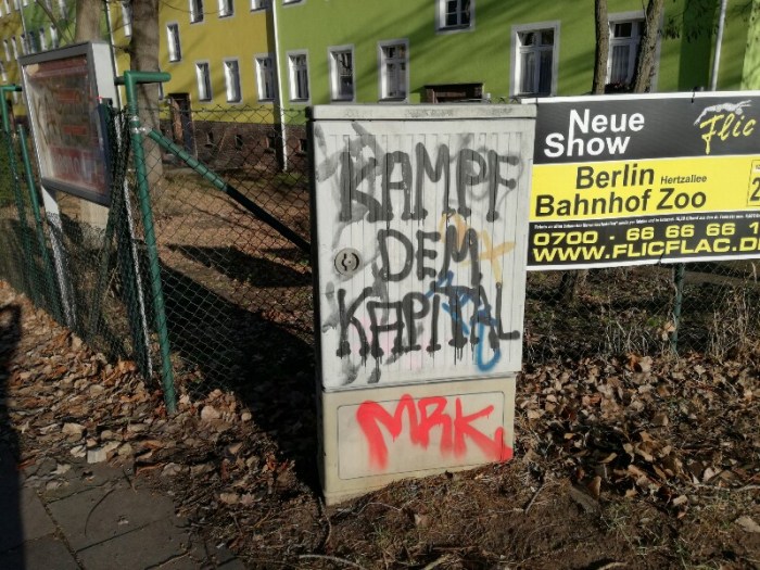 Graffiti saying “Fight the Capitslism!“ (Berlin, Treptow, Sonnenallee) - Photo by Stefan Klenke